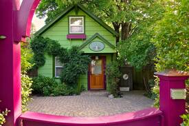 Mount Shasta Cabin | A Secret Garden*High End*In Town