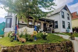Lansing House | Dharma House -Sadie Suite with on-site Day Spa