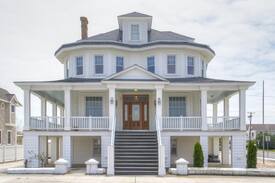Stone Harbor House | THE PEBBLES - Beach House