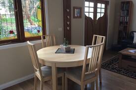 Somers House | Somersea Cottage. Very close to the beach and cafe