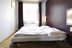 Bahnhofsviertel Hostel | Cosy Double Room with private bathroom