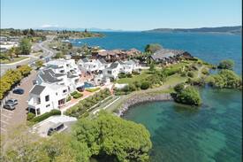 Taupo Apartment | Taupo Central - Lake Edge Resort Apartment 4