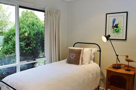 Hamilton Bed & Breakfast | Fairburns B&B