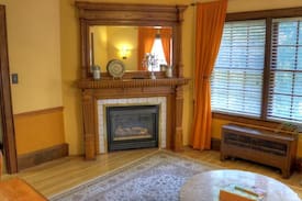 Red Wing Other | Golden Lantern Inn - Meg's Suite