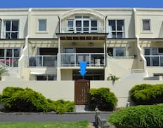 Orewa House | 363 - LUXURY PRIVATE STUDIO - COURTYARD & SPA POOL