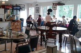 Johnson's Crossing Hotel | Johnson's Crossing Lodge (Room 2)