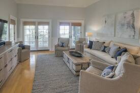 Beach District Apartment | Hannah's Hideout #22