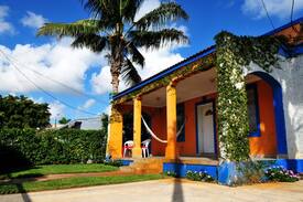 East Little Havana House | Historic Casa Havana - Studio Suite