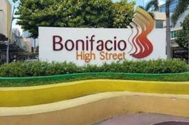 Bonifacio Global City Apartment | CHEAP COZY BGC 2 beside UPTOWN MALL/PARKING