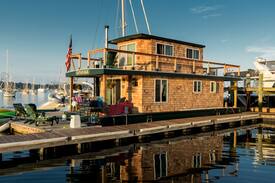 The Point Boat Rental | Casey's Houseboat - "Capt. Carl"