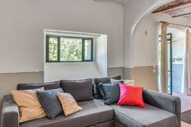 Anghiari House | Rustic Apartment in Anghiari with Private Terrace