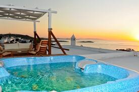 Drafaki Apartment | Orange Suite in Mykonos Town