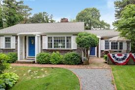 East Sandwich House | Sandwich Downs Cottage - Private Beach community