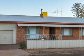 Cobar House | Beds on Becker