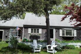 Chatham Bed & Breakfast | Culdesac Cottage B&B Sea Shell Room