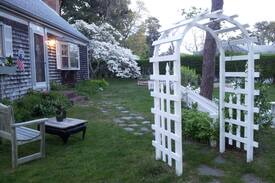 Chatham Bed & Breakfast | Culdesac Cottage B&B Sea Shell Room