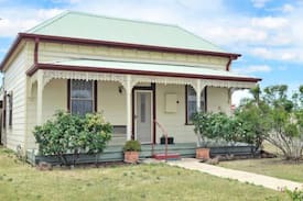 Maryborough House | Burns Country Cottage - 3 bdrm SLEEPS 6