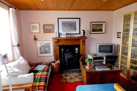 Brandon House | Finn Cottage, Twin B+B ensuite