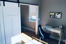 Old Village House | New Carriage House 1BR in Old Village/ Shem Ck