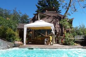 Maple Bay House | Amazing Dome, Maple Bay, Private Suite nr. Duncan