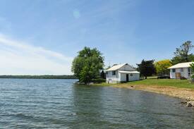 Waupoos Cabin | Waupoos Island View Cottages - The Amanda