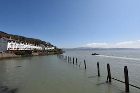 Aberdovey Cabin | Bro Gwylan, 2 Bedroom Cottage with glorious views