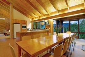 Tawonga South House | Cedar Lodge Mt Beauty