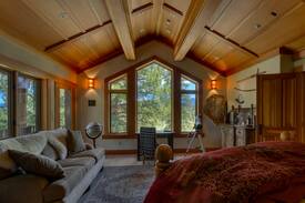 Markleeville Villa | Kyle's Room at Starlight Lodge