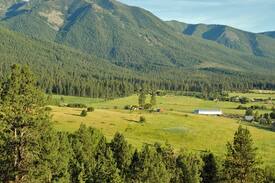 Arlee House | Russian Olive Private Home - 30 min to Missoula