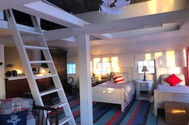 Wakenda Cabin | The Pond House at The Dancing Bear Farm
