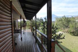 Slanghoek Cabin | Bains Kloof Cabin on the banks of the river