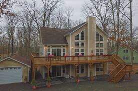 Lackawaxen House | Masthope Family Fun House