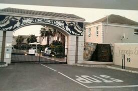 Gordons Bay Central House | Journeys End...Gordons Bay