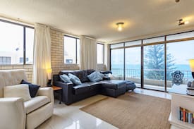 Caloundra Apartment | Absolute beachfront! Edgecliffe 5, Kings Beach