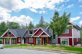 Eastern Hillsides House | Kingston Suite! Mountain View/Hot Tub/Pool Table
