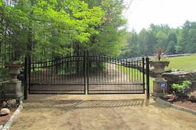 Brimfield House | Your Own Private Luxury Resort