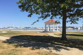 Off Broadway Apartment | Bello Newport