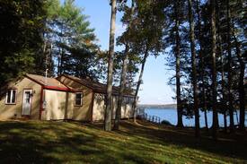 Jefferson House | Gould Road Three Bedroom Damariscotta Lakefront cottage in Jefferson, Maine