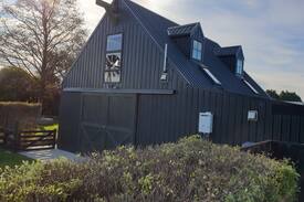 Oamaru House | Accommodation at Lakeside and garden venue