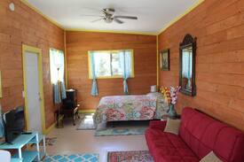 Dragoon House | Hidden Oasis B&B - Ralph & Arleen Casita