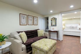 Auburn House | The Inkling - Studio guesthouse near Old Town