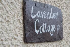 Dundee House | Lavender Cottage, private entrance, self-check in