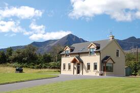 Cloghane House | Cloghane Holiday Homes, 3 Gort a Leasa, Cloghane