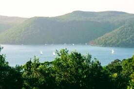 Bilgola Plateau Apartment | Home and Away Stay Unit - Serene Pittwater Views