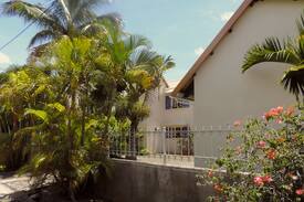 Pamplemousses House | Cosy Guesthouse