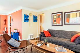 Royal Oak House | ❤ Hidden Gem in Royal Oak City Center- Sleeps 10❤