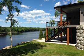 Weldford Cabin | Charming Modern Waterfront Cottage