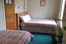 Dooega Bed & Breakfast | Mickey's Bar & Accommodation Room 7 Achill Island