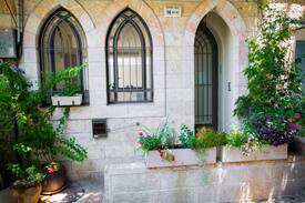 Nachlaot Apartment | The Nachlaot Pearl /King David room
