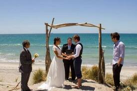 Pukehina House | Kiripaka Beachfront Bach ... WOW